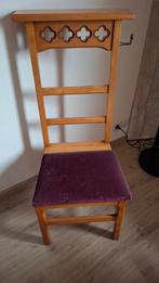 Kerkstoel met opbergvak, Ophalen