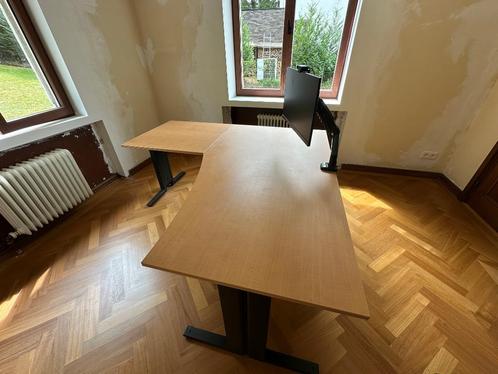 Grote en heel stevige bureau, Huis en Inrichting, Bureaus, Gebruikt, Bureau, Ophalen