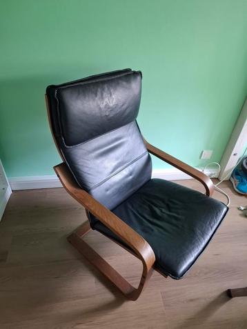 Zwarte fauteuil  lederen look beschikbaar voor biedingen