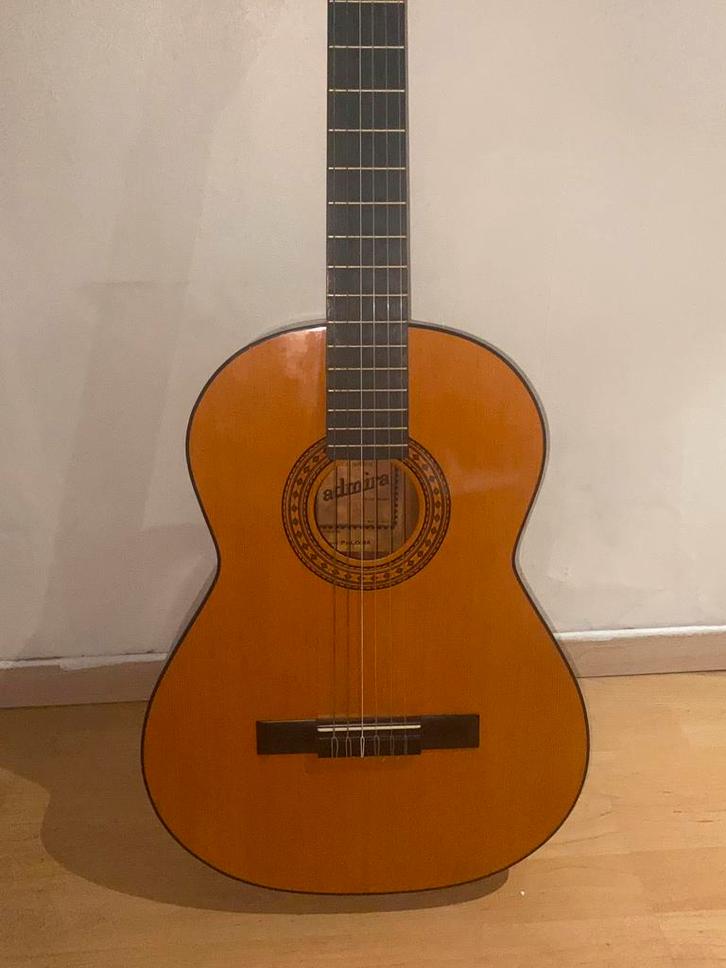 Guitare classique Admira Paloma + housse offerte, Musique & Instruments, Instruments à corde | Guitares | Acoustiques, Comme neuf