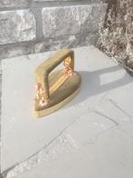 Prachtige retro strijkijzer ingepakt in stof, Antiek en Kunst, Ophalen of Verzenden