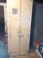 Zadelkast, 2 of 3 paarden of pony's