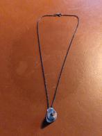 Uniek zilverkleurig halsketting, Bijoux, Sacs & Beauté, Colliers, Gris, Enlèvement ou Envoi, Comme neuf, Autres matériaux