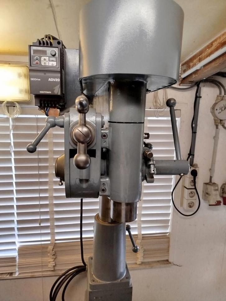 Kolomboormachine gietijzer, Doe-het-zelf en Bouw, Gereedschap | Boormachines, Zo goed als nieuw, Kolomboormachine, Ophalen of Verzenden