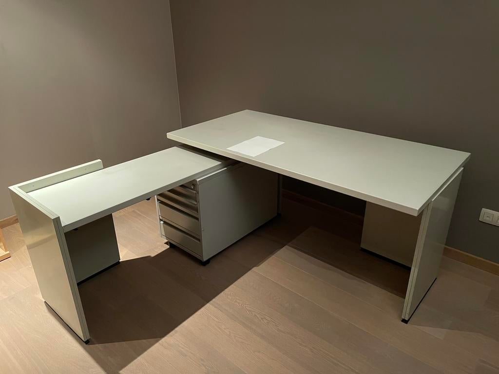 Bureau 160x80 met metalen voet en L-onderbureau, Huis en Inrichting, Bureaus, Gebruikt, Ophalen