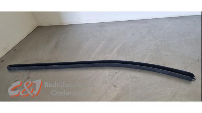 Schuifdeur Rail rechts van een Volkswagen Transporter, Auto-onderdelen, Carrosserie, Volkswagen, Gebruikt, 3 maanden garantie