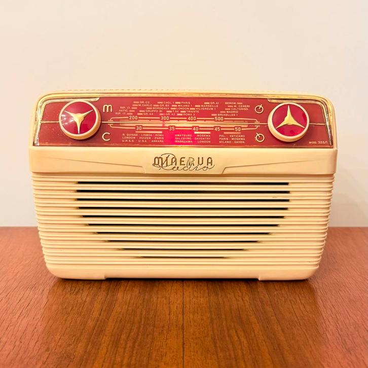 VINTAGE BUIZENRADIO MINERVA 555/1 1955 MERCEDES RADIO ITALIË, Antiek en Kunst, Antiek | Tv's en Audio, Verzenden