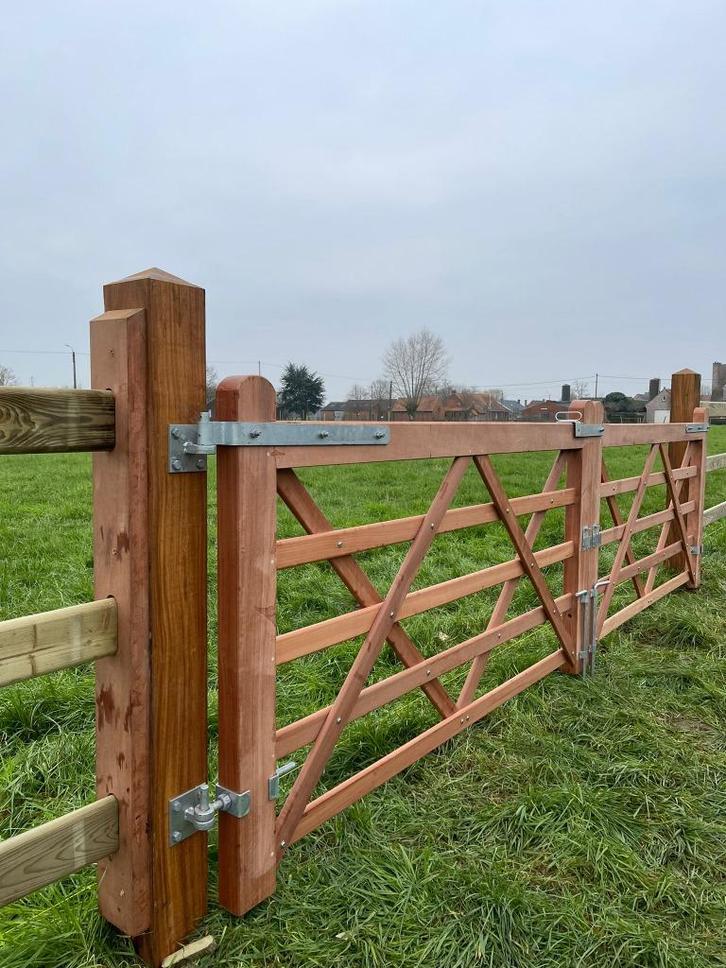 Houten Weidepoorten in hardhout of Grenenhout. 'Op Voorraad', Dieren en Toebehoren, Stalling en Weidegang, Stalling, 2 of 3 paarden of pony's