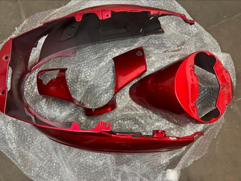 Piaggio zip kappen candy red, Fietsen en Brommers, Brommeronderdelen | Scooters, Gebruikt, Piaggio, Kap, Ophalen