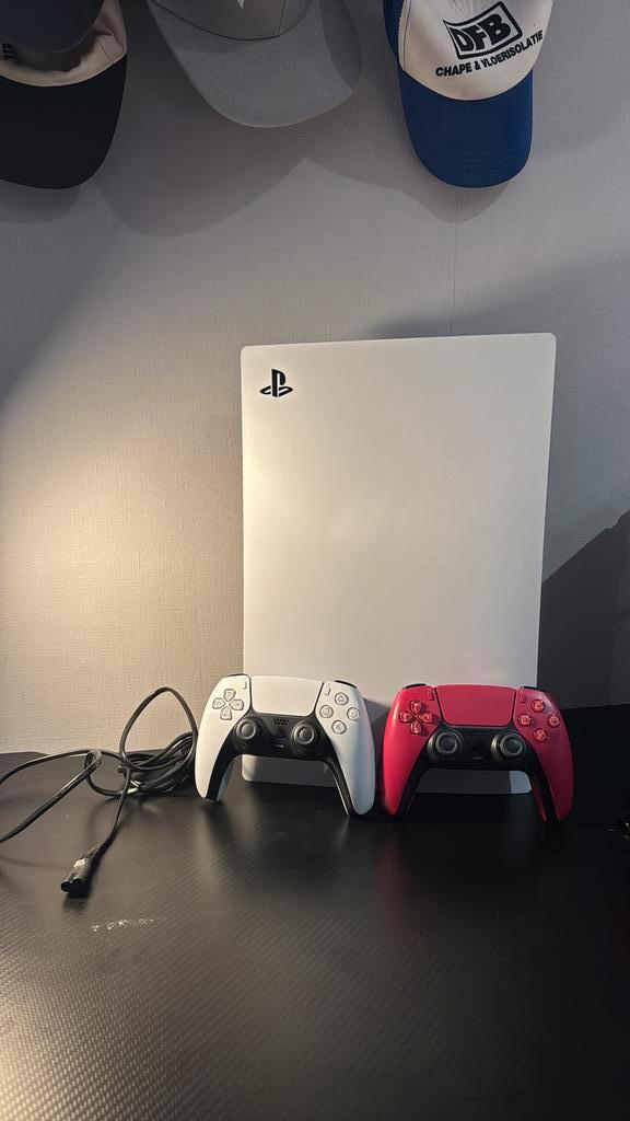 PS5 met disc drive (+2 controllers en kabels), Games en Spelcomputers, Games | Sony PlayStation 5, Zo goed als nieuw, Ophalen