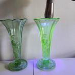 Prachtige uranium glas vazen 2 stuks, Antiek en Kunst, Antiek | Glaswerk en Kristal, Ophalen