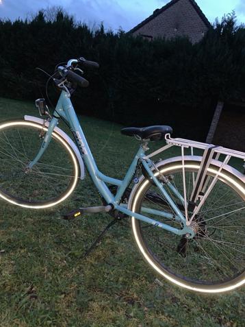 Meisjesfiets 26 inch BNB blauw - perfecte staat beschikbaar voor biedingen