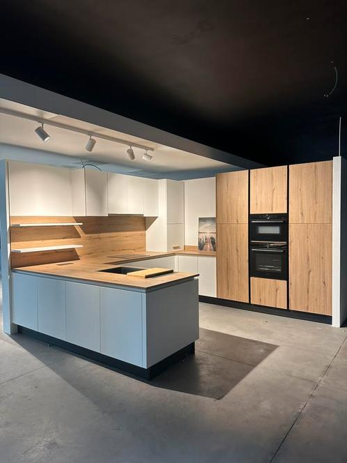 LUXE EXPO KEUKEN + 6 BOSCH ELECTRO, Huis en Inrichting, Keuken | Complete keukens, Nieuw, Wit, Hout, Ophalen