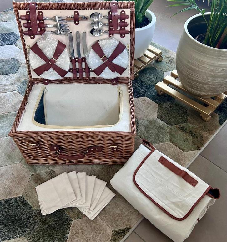 Rieten picknickmand met koelvak 6 personen, Hobby en Vrije tijd, Picknickmanden, Nieuw, Ophalen