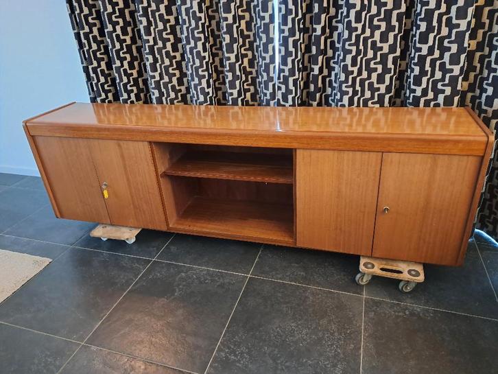 Vintage kast, Huis en Inrichting, Kasten | Dressoirs, Zo goed als nieuw, 25 tot 50 cm, Met deur(en), Met plank(en), Overige houtsoorten