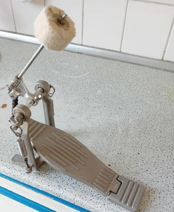 Basdrum pedaal beschikbaar voor biedingen