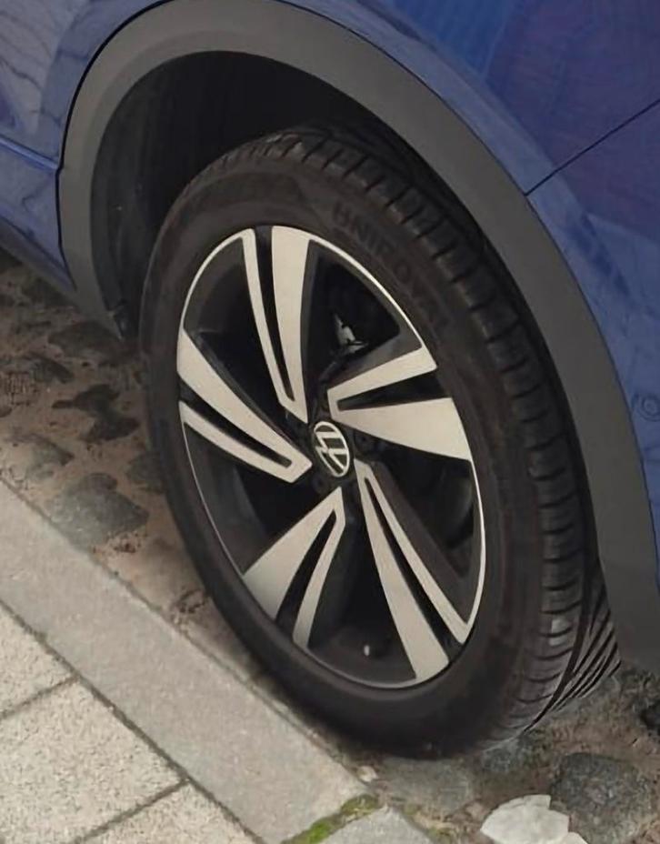 4 Jantes Alliage R18 + Pneus, Auto-onderdelen, Banden en Velgen, Band(en), All Season, 18 inch, Gebruikt, Ophalen