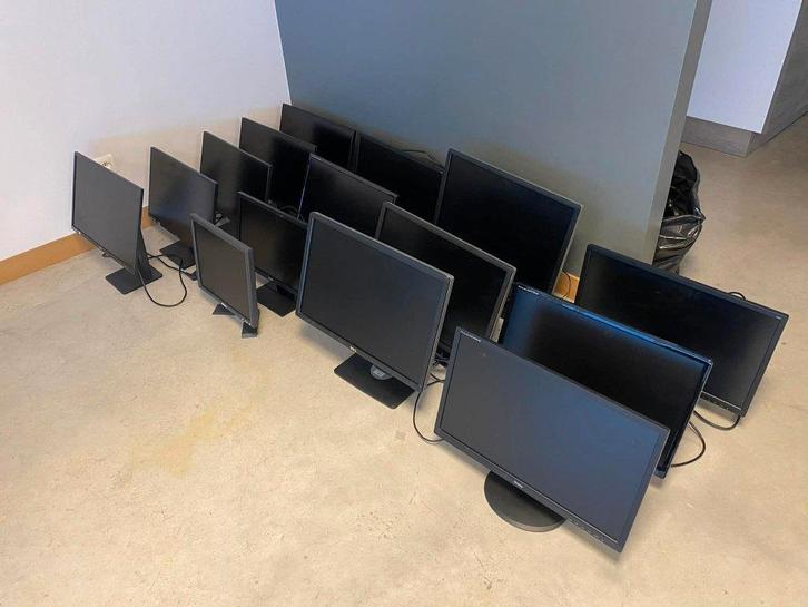 Lot de 15 écrans en parfait état de fonctionnement, Informatique & Logiciels, Moniteurs, Utilisé, DVI, HDMI, VGA, Réglable en hauteur