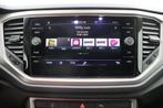 (2AJQ302) VOLKSWAGEN T-ROC, Voorwielaandrijving, Stof, Gebruikt, Euro 6