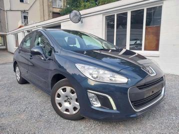 Peugeot 308 308 1.4i Confort Pack * NAVI * CAPT AR * 159 x 4 beschikbaar voor biedingen