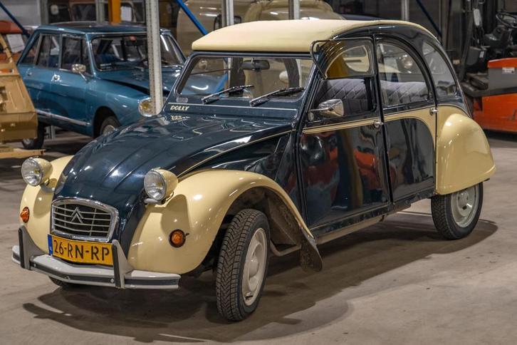 Citroën 2CV 6 Special Dolly replica donkerblauw/ beige, Autos, Oldtimers & Ancêtres, Entreprise, Achat, Citroën, Essence, Berline