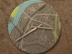 City Map Glass Wallclock Karlsson designed by Box 32 team, Comme neuf, Analogique, Enlèvement, Horloge murale