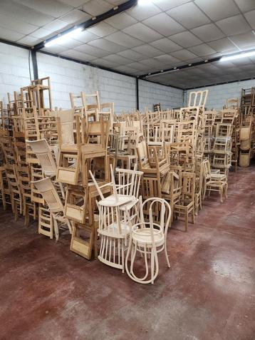 Houten stoelen grote partij  beschikbaar voor biedingen