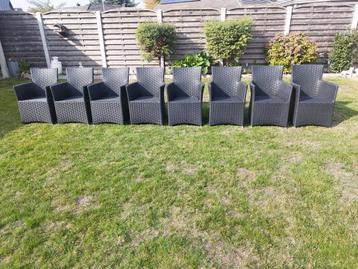 8 tuinstoelen  beschikbaar voor biedingen