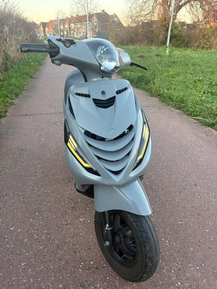 Zip piaggio, Fietsen en Brommers, Scooters | Piaggio, Zo goed als nieuw, Zip, Ophalen of Verzenden