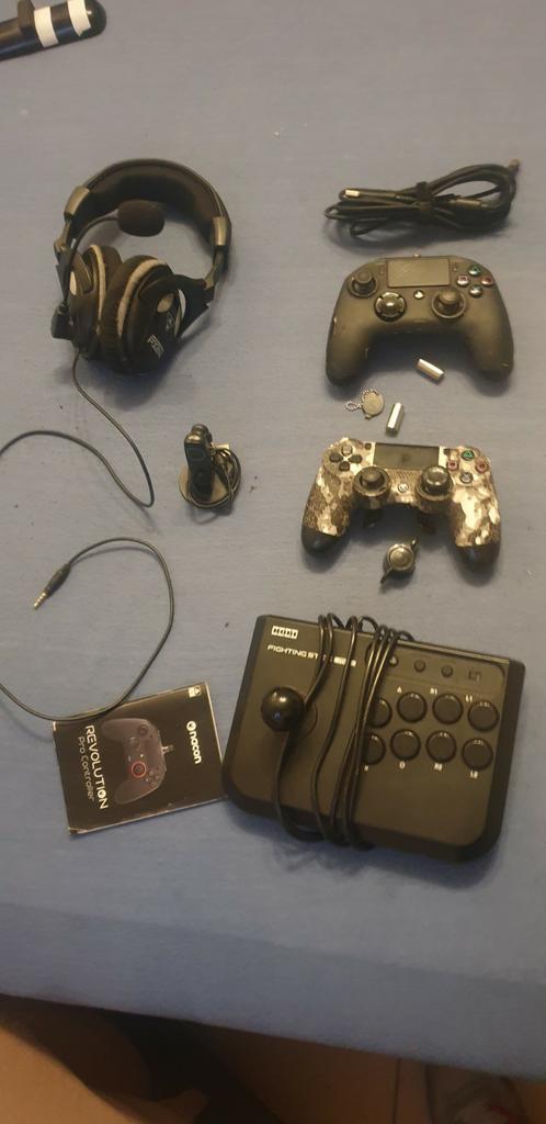 Ps4 controllers en headset, Games en Spelcomputers, Spelcomputers | Sony Consoles | Accessoires, Gebruikt, PlayStation 4, Microfoon