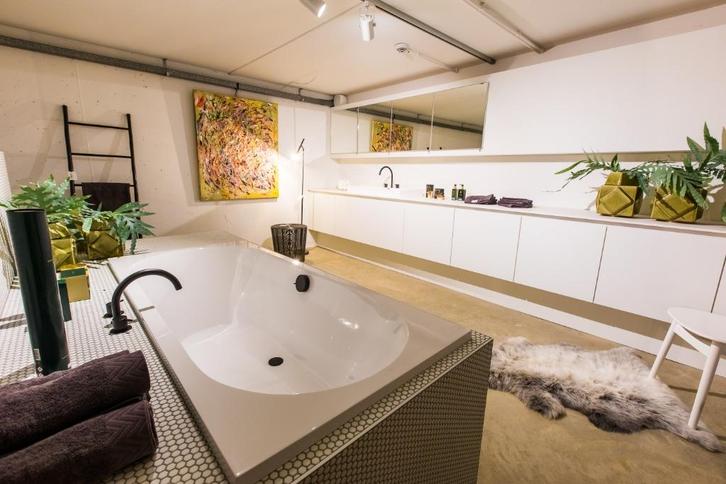 bad met toebehoren, Bricolage & Construction, Sanitaire, Neuf, Baignoire, Enlèvement