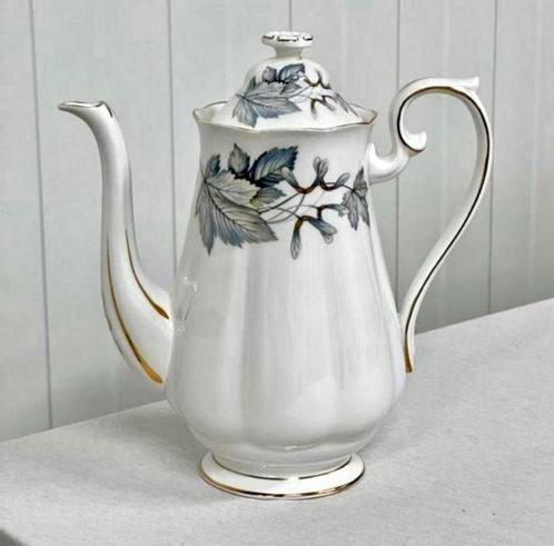 Cafetière théière Royal Albert Bone England érable argenté, Antiquités & Art, Antiquités | Services (vaisselle) pièces, Enlèvement ou Envoi