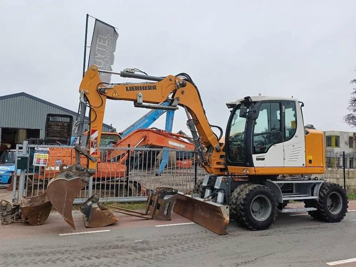 Liebherr A 910 Compact mobiele graafmachine excavator 12,5T, Zakelijke goederen, Machines en Bouw | Kranen en Graafmachines, Graafmachine