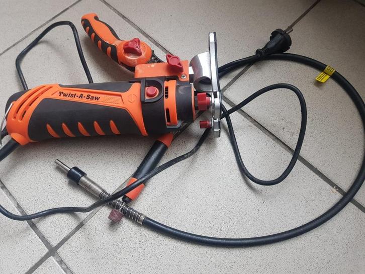 Twisti-A-Saw multitool - Geweldig voor doe-het-zelvers, Doe-het-zelf en Bouw, Gereedschap | Handgereedschap, Gebruikt, Ophalen
