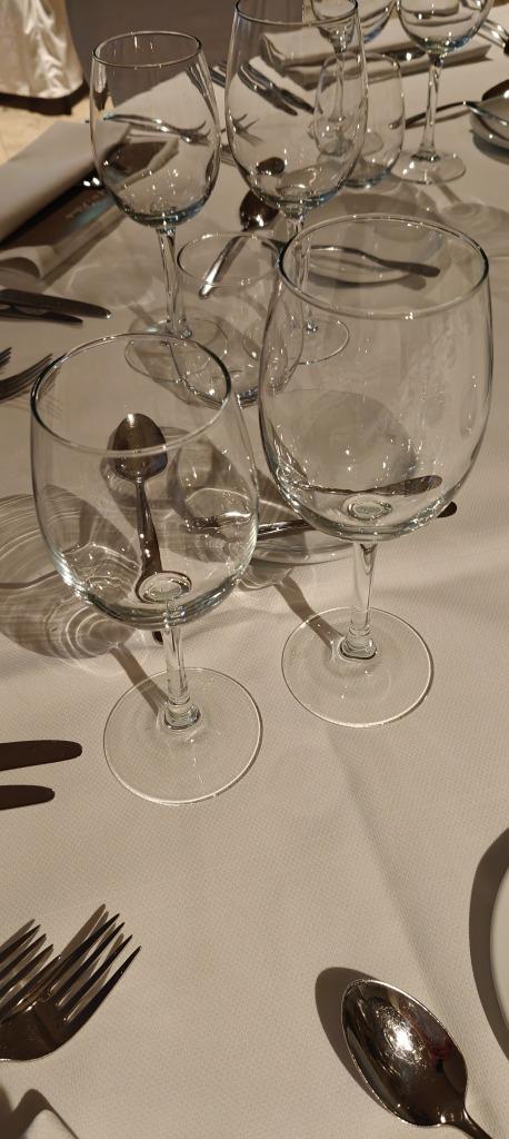 Wijnglazen en glazenkorfen, Verzamelen, Glas en Drinkglazen, Zo goed als nieuw, Overige typen, Ophalen of Verzenden