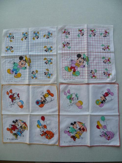 4 zakdoeken Mickey Walt Disney Company, Verzamelen, Disney, Zo goed als nieuw, Kleding of Textiel, Mickey Mouse, Ophalen of Verzenden