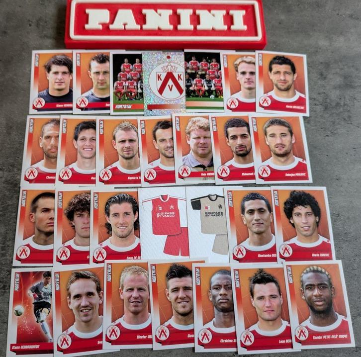 PANINI FOOTBALL 2011 28X STICKERS :  KVK KORTRIJK, Hobby en Vrije tijd, Stickers en Plaatjes, Nieuw, Verzenden