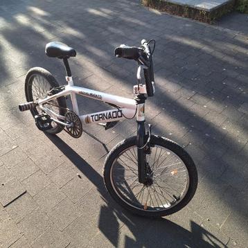 Jongens fiets bmx beschikbaar voor biedingen