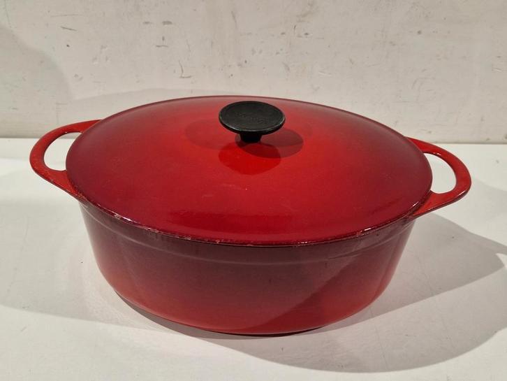 Cousances  , inhoud 4 liter , vuur rood kleur . Le Creuset, Huis en Inrichting, Keuken | Potten en Pannen, Gebruikt, Gietijzer