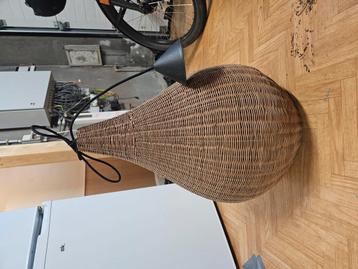 Rotan hanglamp beschikbaar voor biedingen