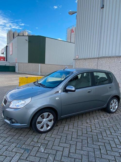 Chevrolet Aveo LS (essence) 30 000 km, Autos, Chevrolet, Particulier, Aveo, Essence, Boîte manuelle, Enlèvement