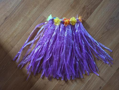 Paars hawaii rokje, Kinderen en Baby's, Carnavalskleding en Verkleedspullen, Gebruikt, Meisje, 122 t/m 128, Ophalen of Verzenden