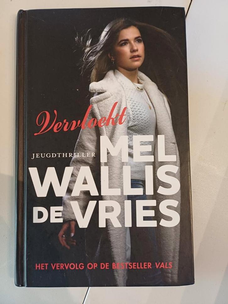 Vervloekt, Boeken, Thrillers, Zo goed als nieuw, Ophalen of Verzenden