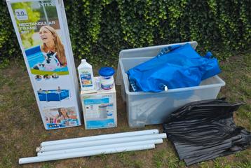 Intex rechthoekig opzetzwembad met pomp, verwarmingsmat, etc beschikbaar voor biedingen