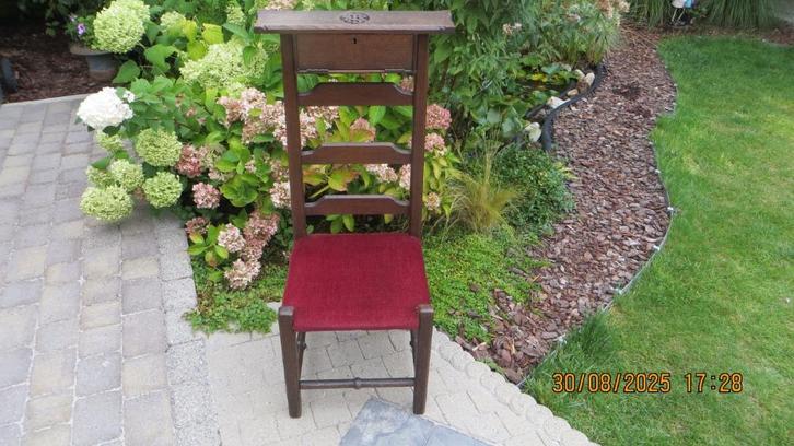 Oude houten kerkstoel, Antiek en Kunst, Antiek | Meubels | Stoelen en Sofa's, Ophalen