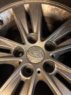 Kia Sportage 215/70R16 winterbanden op velgen, Auto-onderdelen, Banden en Velgen, Ophalen, Band(en)