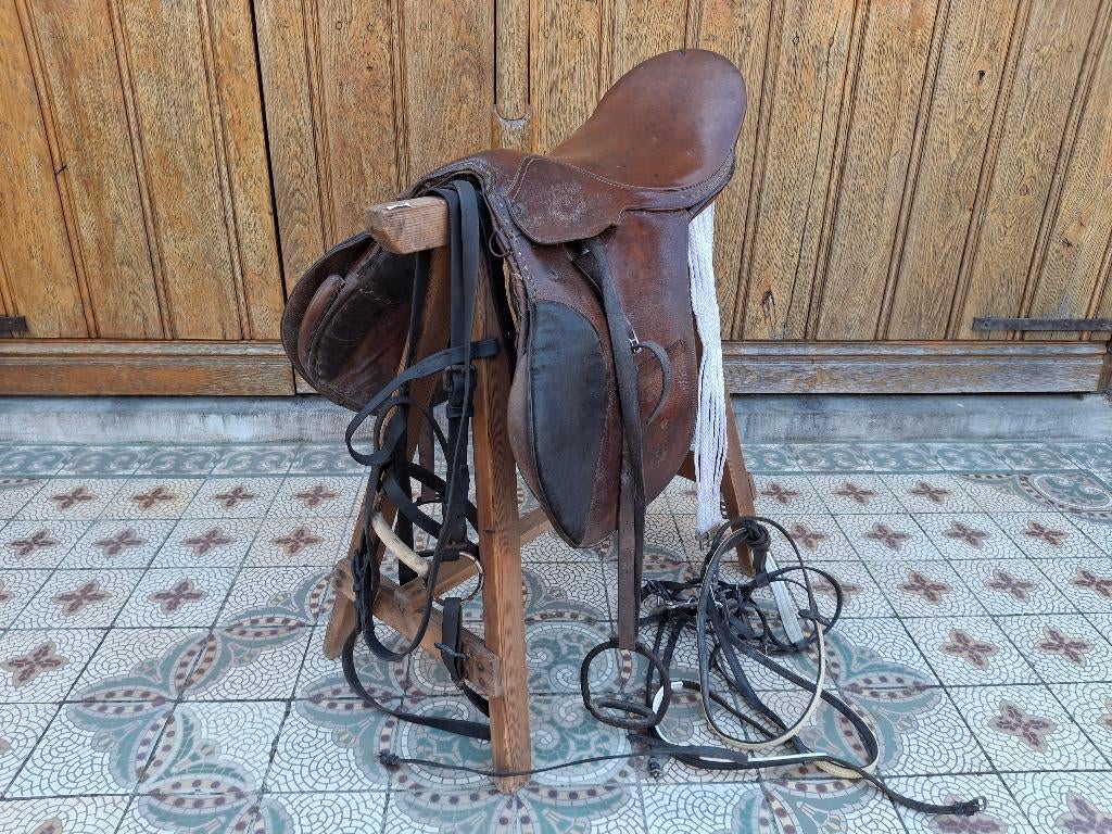Vintage paardenzadel met toebehoren, Dieren en Toebehoren, Paarden en Pony's | Zadels, Ophalen