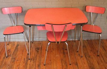 Rode Formica Tafel + Rode Formica Stoelen / Jaren 60 beschikbaar voor biedingen