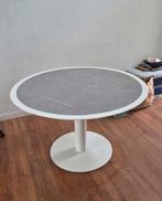 Tuintafel rond, mat wit metaal, van bij Meubili Knokke, Tuin en Terras, Tuintafels, Ophalen, Zo goed als nieuw, Metaal