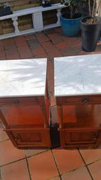 Nachtkastjes met marmeren blad 50 euro vaste prijs, Ophalen
